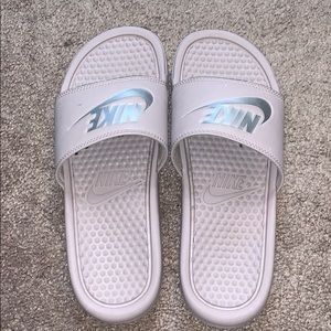 NIKE SLIDES